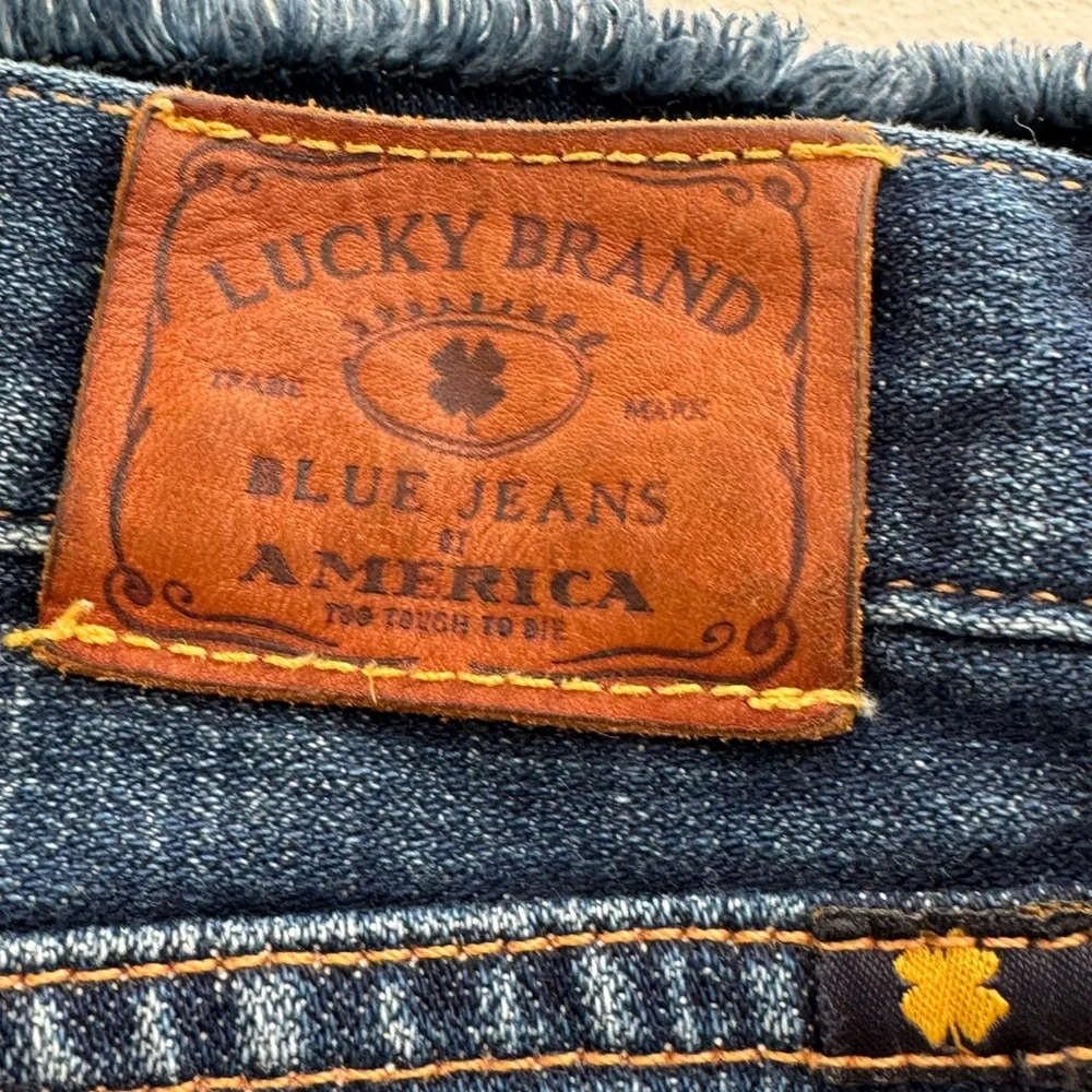 Lucky Brand Abbey Bermuda Denim Shorts Raw Hem Size 8 / 29